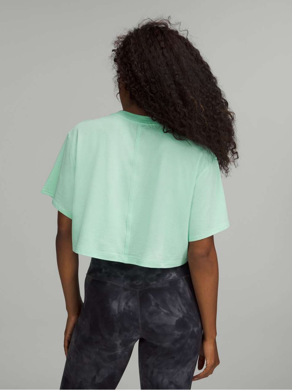 Lululemon All Yours Cropped T-Shirt
Wild Mint Sz 8 - Picture 2 of 8